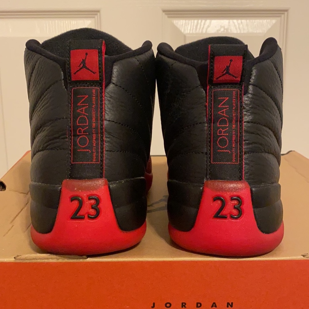 Jordan 12 flu game - Picture 3 of 3